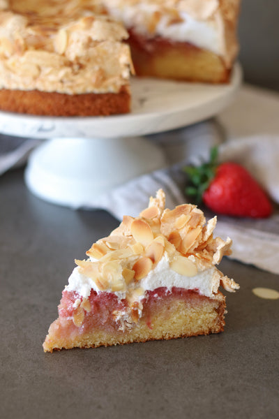 TARTA DE MERENGUE Y MERMELADA DE FRESAS